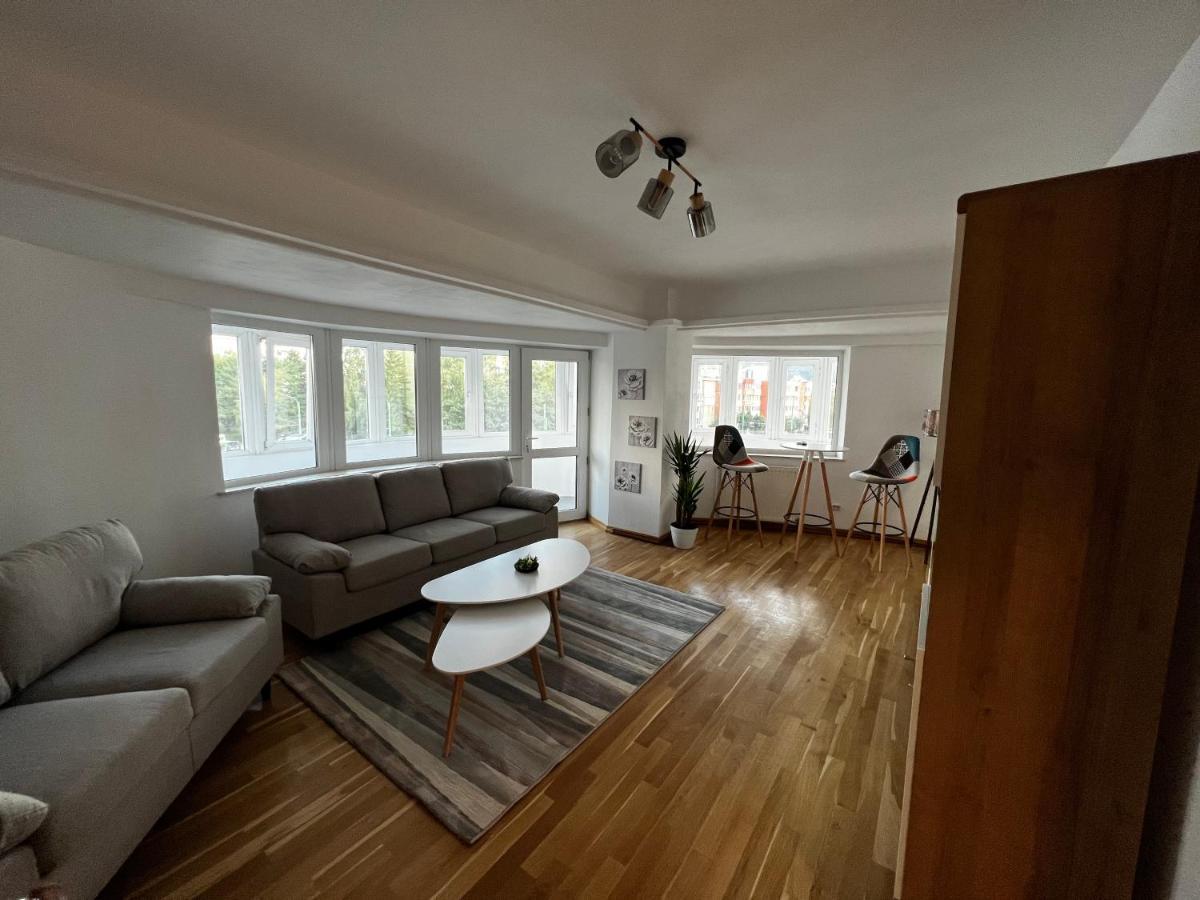 Boutique Apartments City Center Braşov Esterno foto